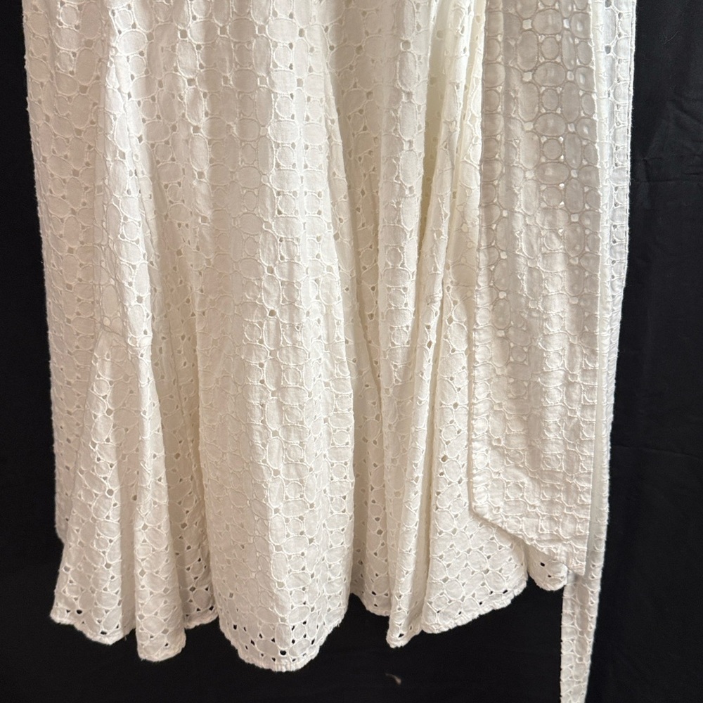 Diane von Furstenberg for Neiman Marcus White Eyelet Wrap Dress – Size 12 - Picture 6 of 13